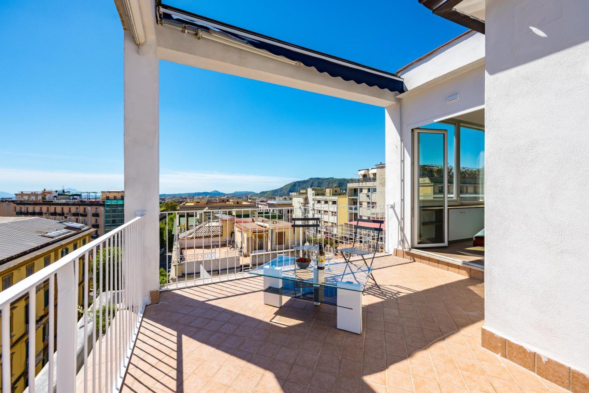 Apartment Chiave Di Fuga By Napoliapartments