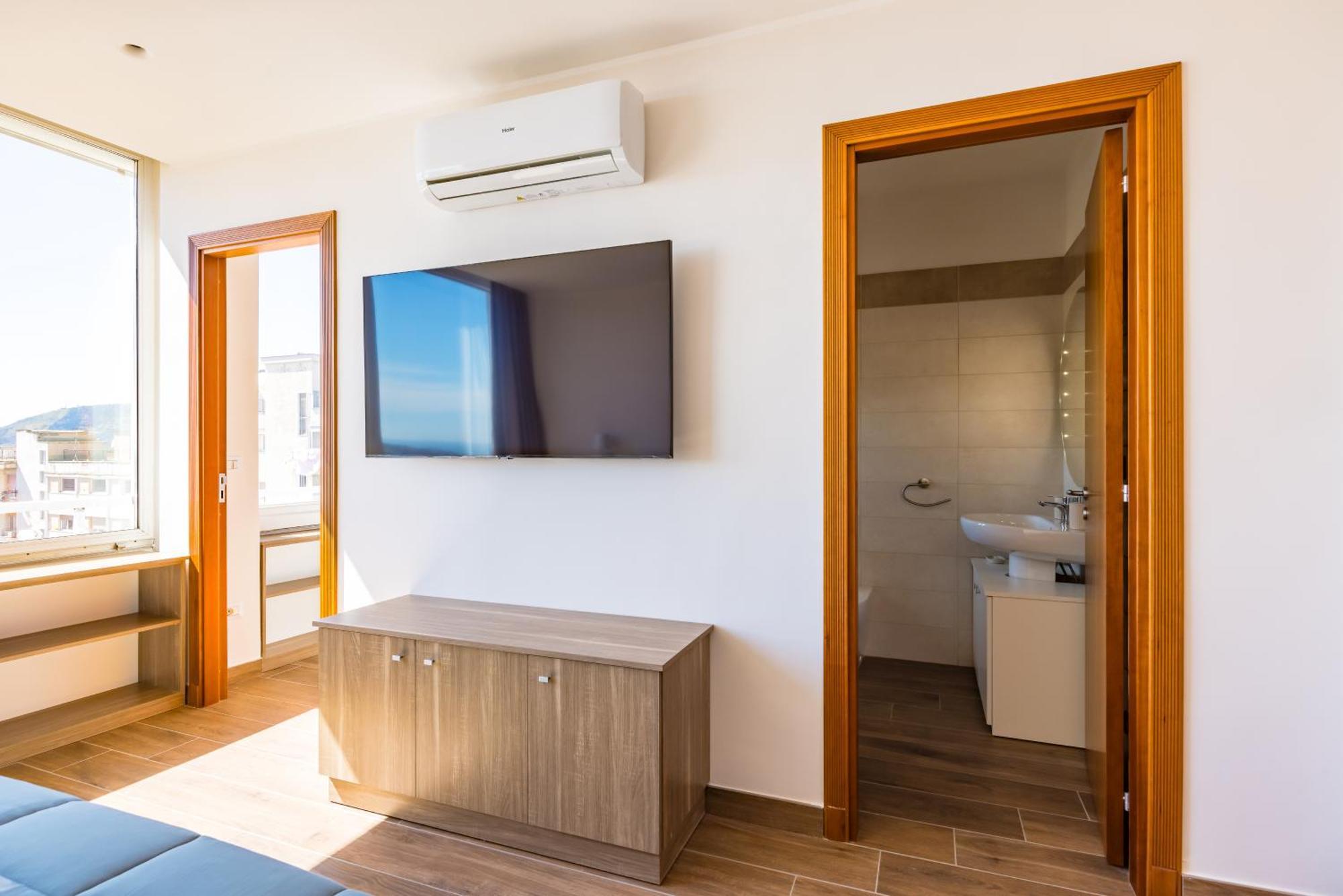 Apartment Chiave Di Fuga By Napoliapartments