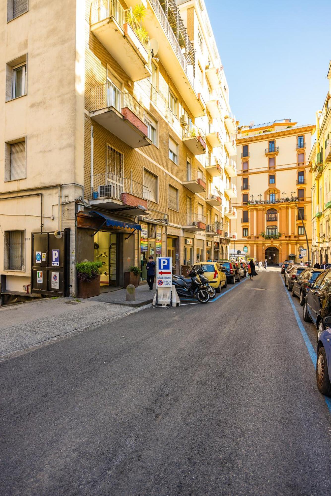 Appartement Chiave Di Fuga By Napoliapartments *